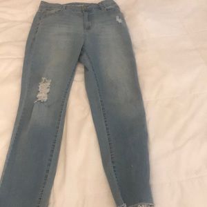 Mom jeans high rise.